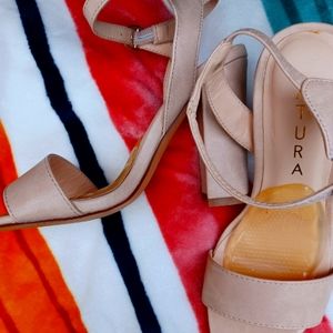 Atura, size 5, beige/natural